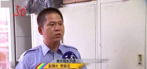 西瓜一切一股水,卖瓜商贩难自夸 ,要找瓜农讨说法 (图10) 西瓜一切一股水,卖瓜商贩难自夸 ,要找瓜农讨说法 (图10)