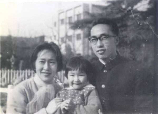 科学家走红毯是种什么体验?迎面走来的是一家三口 (图3) 科学家走红毯是种什么体验?迎面走来的是一家三口 (图3)