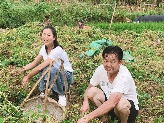 24岁辞职回乡,90后女孩带领贫困村变成美丽乡村 (图3) 24岁辞职回乡,90后女孩带领贫困村变成美丽乡村 (图3)