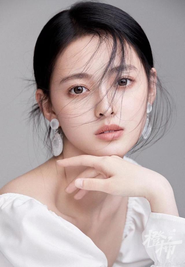 中戏艺考女生全国第一郑佳慧曝光 网友:美!郑佳慧身高体重个人资料(图6) 中戏艺考女生全国第一郑佳慧曝光 网友:美!郑佳慧身高体重个人资料(图6)
