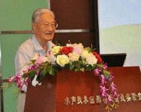 何祚镛 简历图片 何祚镛 个人简历介绍(图1)