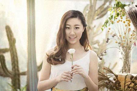 薇妮（歌手） 简历 - 名人简历(图1)