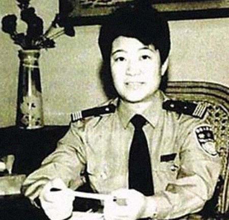 安惠君 简历图片 安惠君 简历 - 名人简历(图1)